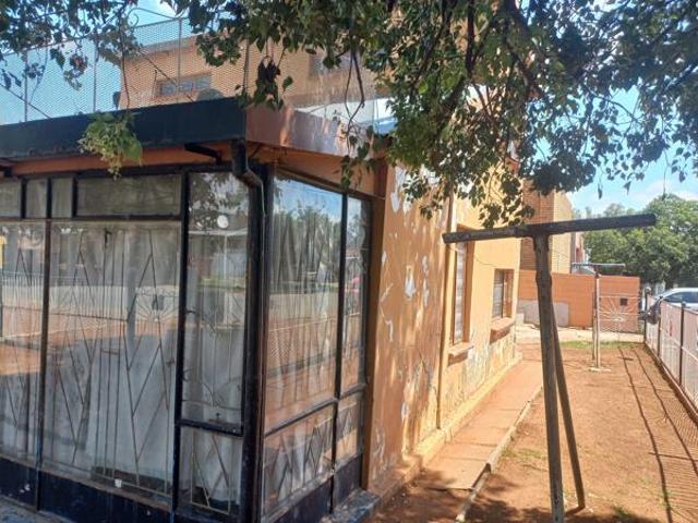 5 Bedroom House in Pienaarsdorp
