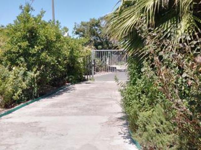 5 Bedroom House in Pine Place