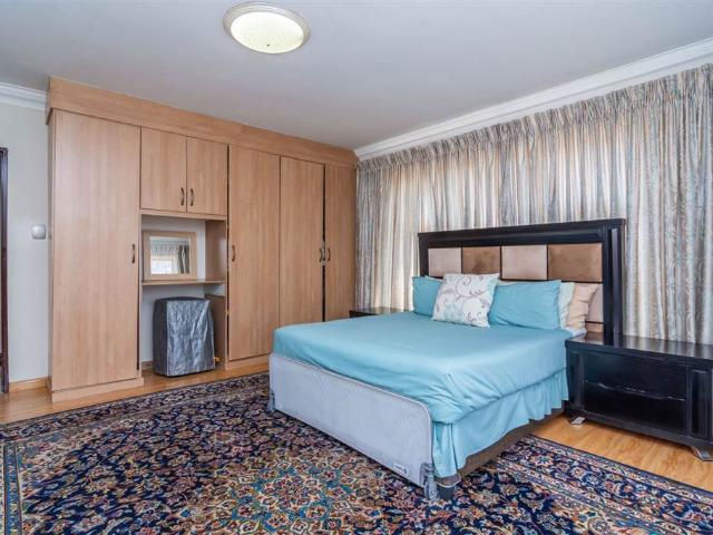 5 Bedroom House in Pinehaven