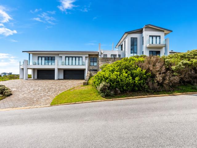 5 Bedroom House in Pinnacle Point