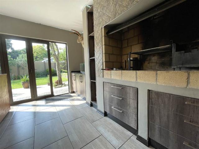 5 Bedroom House in Pioneer Park