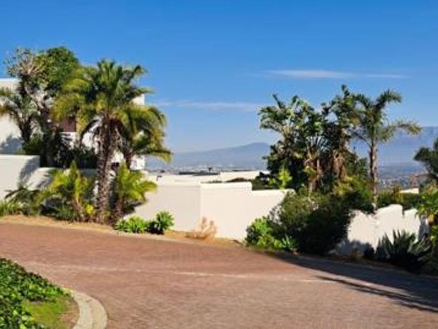 5 Bedroom House in Plattekloof
