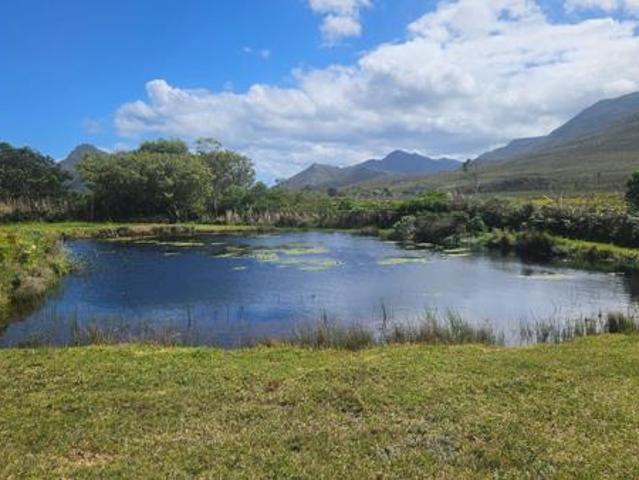 5 Bedroom House in Pringle Bay