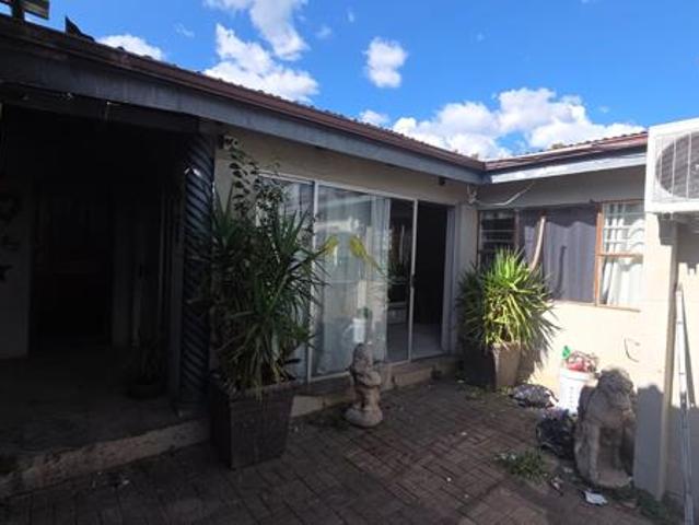5 Bedroom House in Queenstown Central