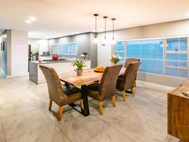 5 Bedroom House in Quellerina