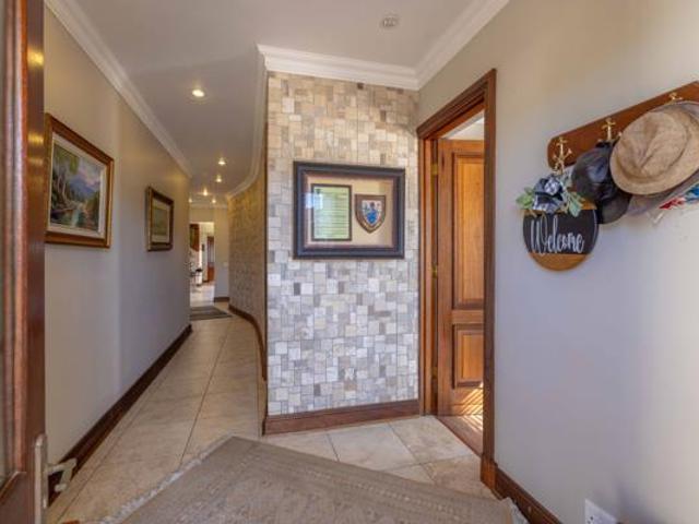 5 Bedroom House in Royal Alfred Marina