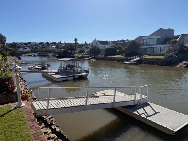 5 Bedroom House in Royal Alfred Marina