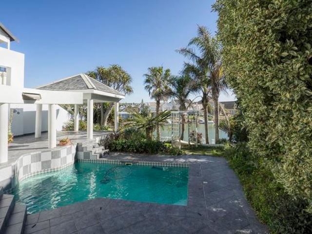 5 Bedroom House in Royal Alfred Marina