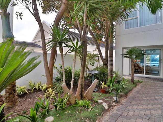 5 Bedroom House in Royal Alfred Marina