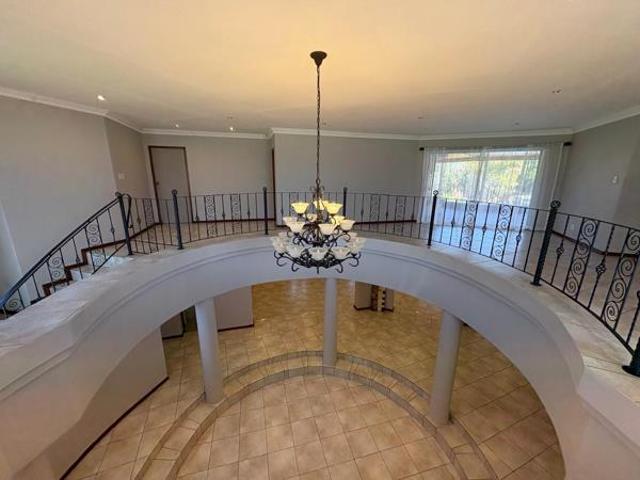 5 Bedroom House in Royldene