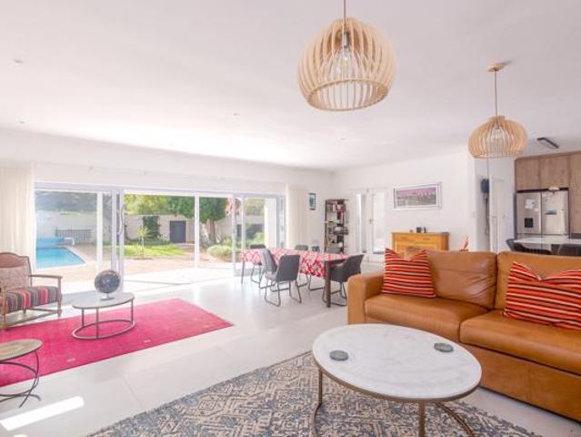 5 Bedroom House in Rondebosch