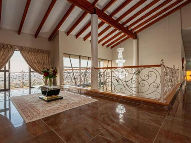 5 Bedroom House in Roodekrans