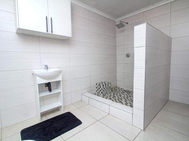 5 Bedroom House in Roodepoort Central