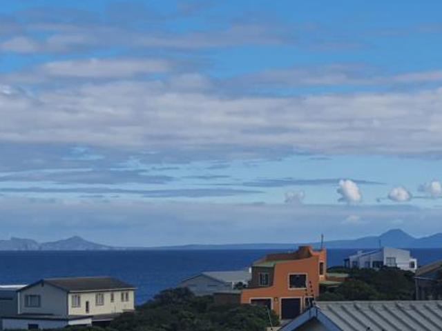 5 Bedroom House in Rooi Els