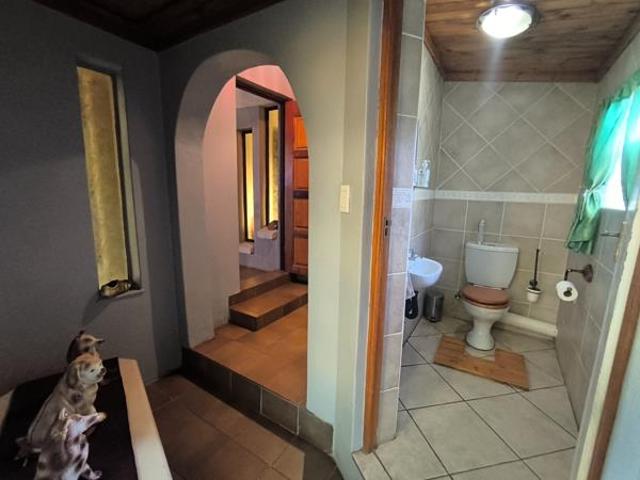 5 Bedroom House in Rooihuiskraal