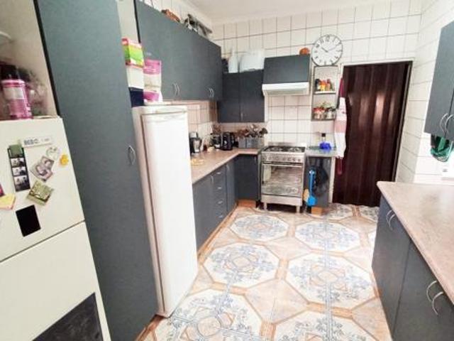 5 Bedroom House in Rooihuiskraal