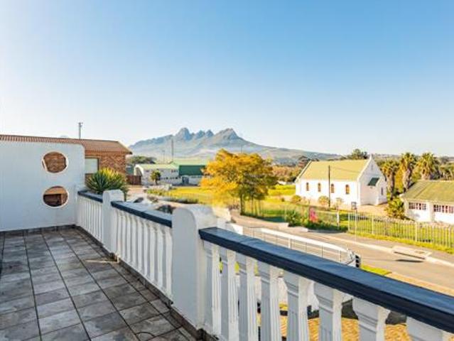 5 Bedroom House in Raithby
