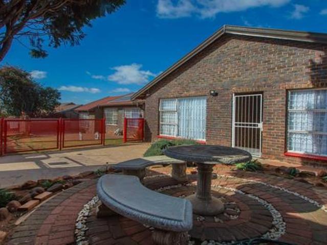 4 Bedroom House in Rant en Dal