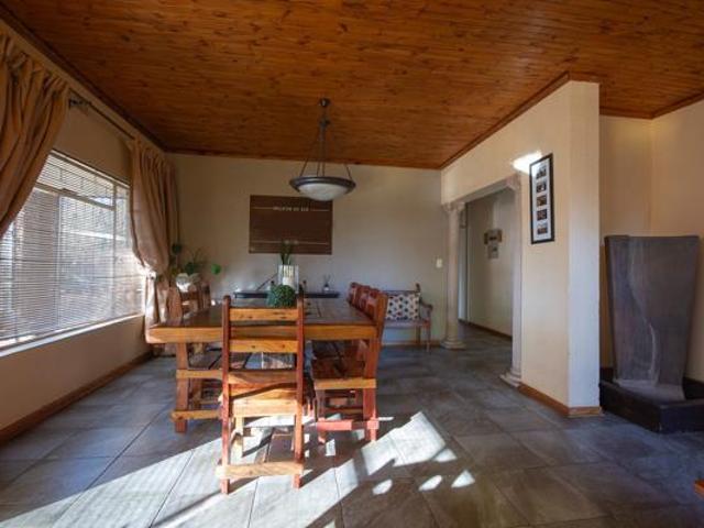 5 Bedroom House in Rensburg