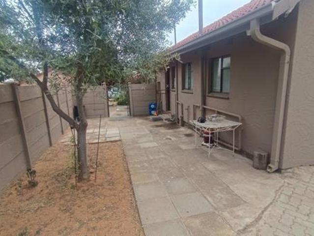 5 Bedroom House in Rensburg
