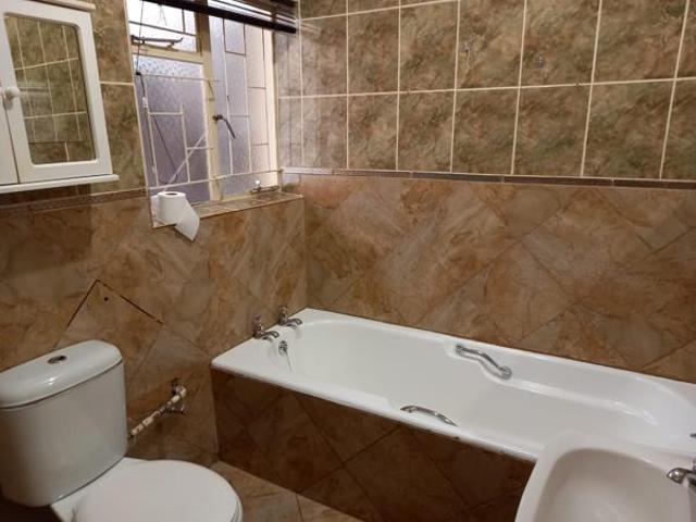 5 Bedroom House in Rhodesdene