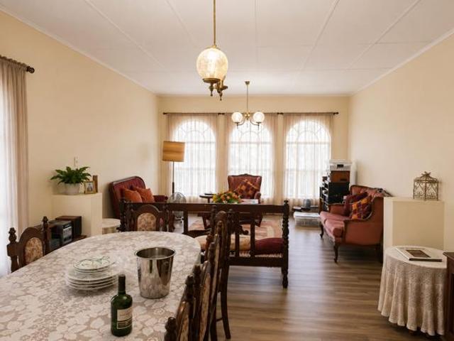 5 Bedroom House in Riviera Park