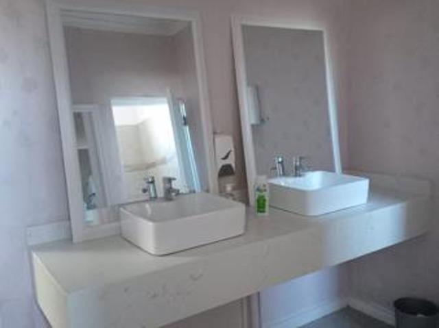 5 Bedroom House in Richmond