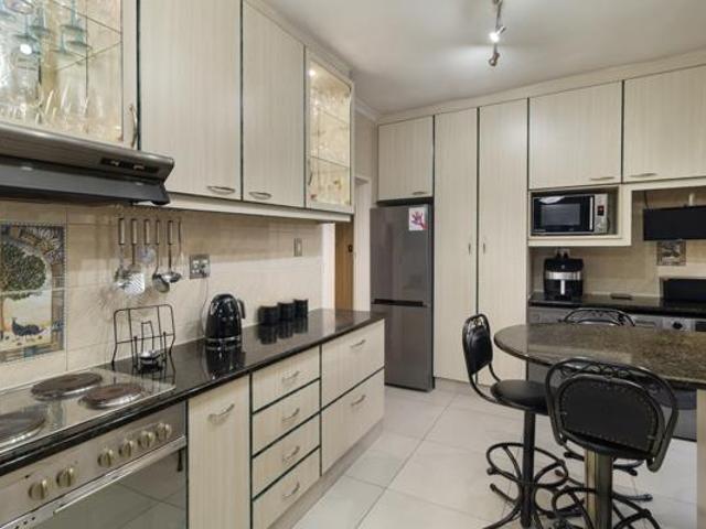5 Bedroom House in Rugby