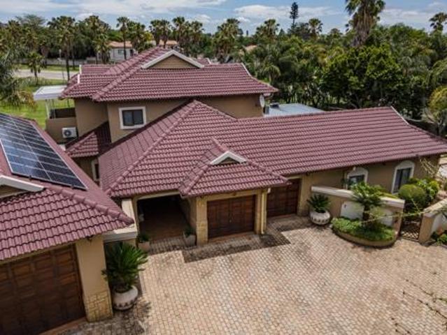 5 Bedroom House in Ruimsig
