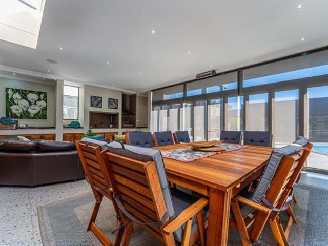 5 Bedroom House in Ruimsig AH