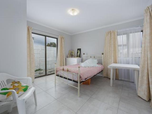 5 Bedroom House in Rustdal