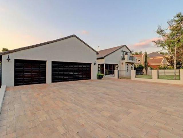 5 Bedroom House in Woodhill