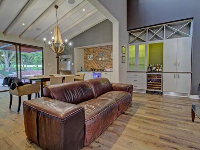 5 Bedroom House in Woodhill
