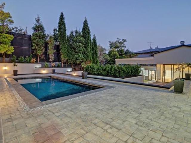 5 Bedroom House in Woodhill Golf Estate