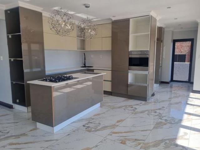 5 Bedroom House in Woodland Hills Wildlife Estate