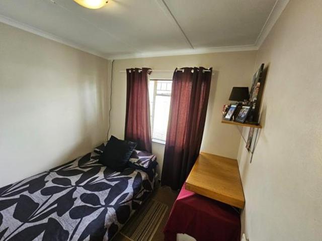 5 Bedroom House in Worcester West