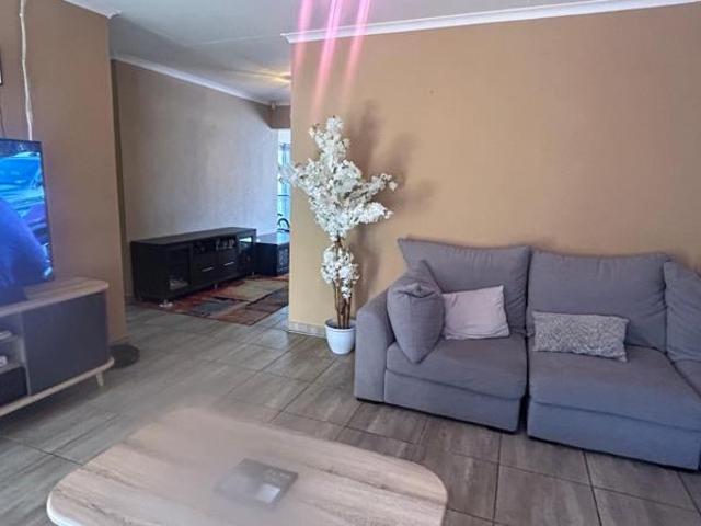 5 Bedroom House in Waterval East