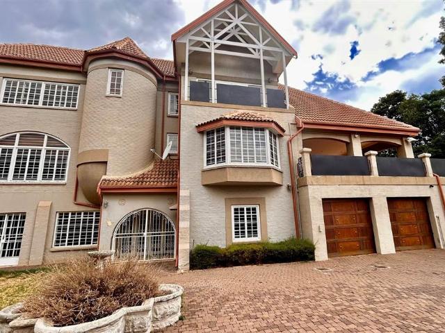 5 Bedroom House in Waterkloof