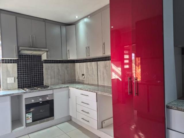 5 Bedroom House in Waterkloof East