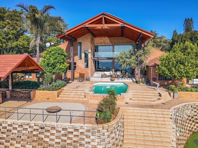 5 Bedroom House in Waterkloof Glen