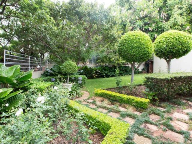 5 Bedroom House in Waterkloof Park