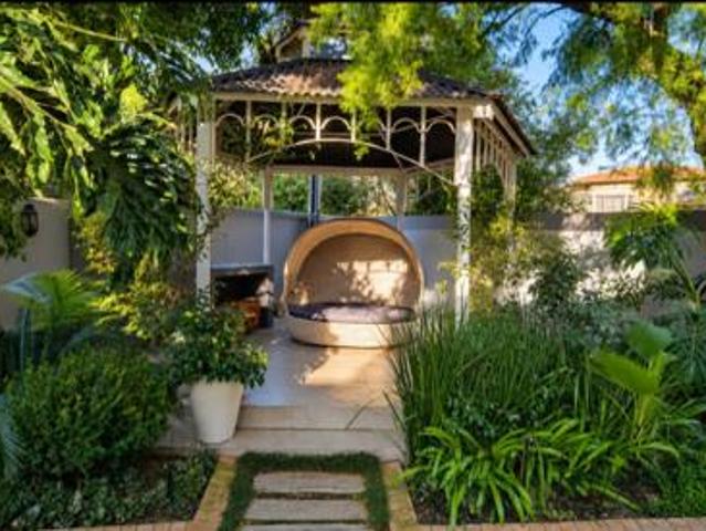 5 Bedroom House in Waterkloof Ridge