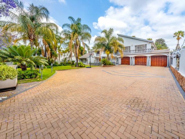 5 Bedroom House in Waterkloof Ridge