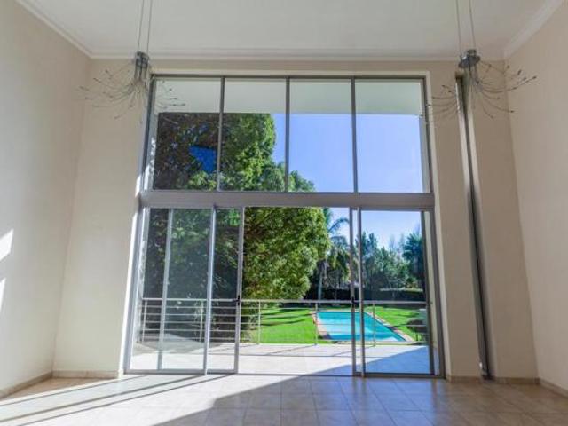 5 Bedroom House in Waterkloof Ridge