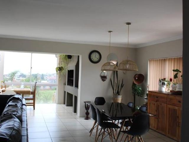 5 Bedroom House in Wavecrest