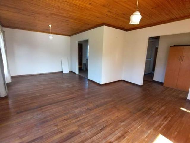 5 Bedroom House in Wavecrest