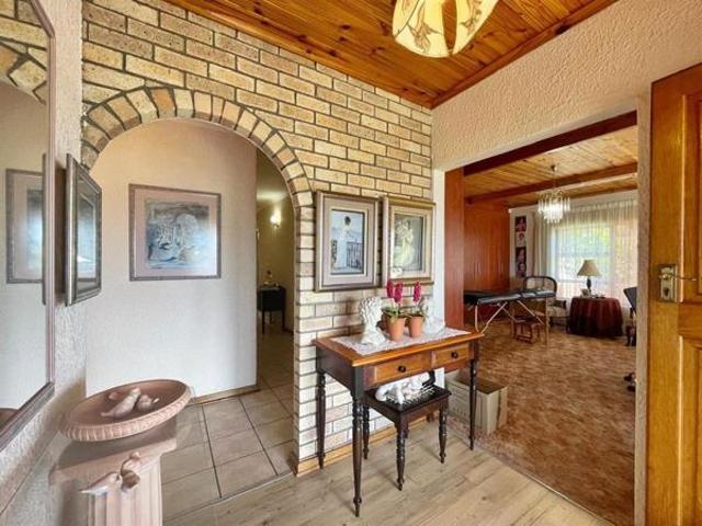 5 Bedroom House in Wavecrest