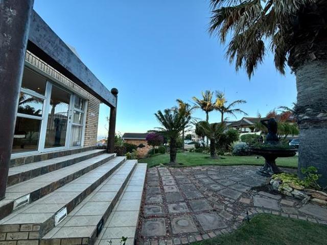 5 Bedroom House in Wavecrest