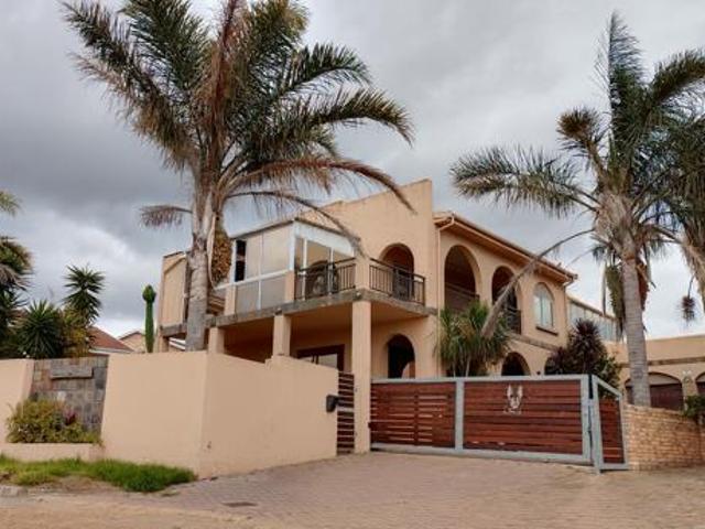 5 Bedroom House in Wavecrest