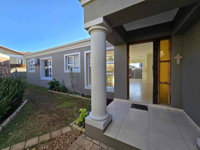 5 Bedroom House in Wavecrest